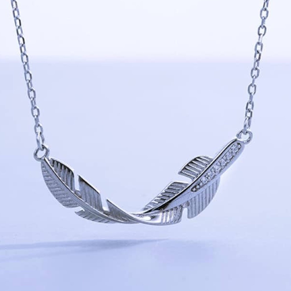 925 Sterling Silver Twisted Leaf Necklace NWOT - Picture 2 of 11